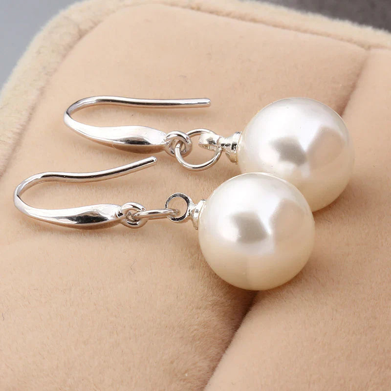 Fashionable Elegant Round Shell Pearl And Pearl Earrings